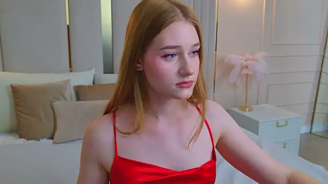 Snapshot of EmmiliRosse chatting on 06-16-26, 05:15 EmmiliRosse online show from 06-16-26, 05:15