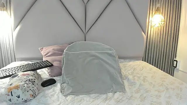 Snapshot of lolabunnysc chatting on 06-05-26, 12:33 lolabunnysc online show from 06-05-26, 12:33