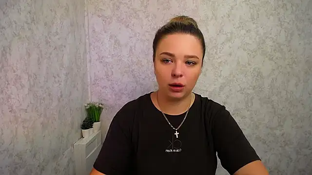 NicoleAura online show from 06-30-26, 07:42