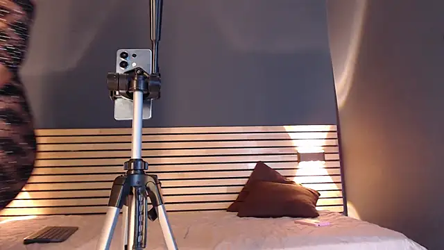 Chloe LaurentXXX online show from 04-18-26, 06:12