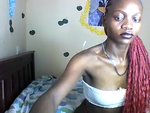 Snapshot of LunaNior chatting on 05-21-26, 10:11 LunaNior online show from 05-21-26, 10:11