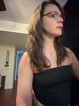 Snapshot of BaileyMFox chatting on 07-28-26, 11:04 BaileyMFox online show from 07-28-26, 11:04