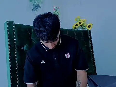 Snapshot of Zayn_Moretti chatting on 06-25-26, 05:17 Zayn Moretti online show from 06-25-26, 05:17