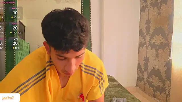 Snapshot of Zayn_Moretti chatting on 06-28-26, 05:41 Zayn Moretti online show from 06-28-26, 05:41