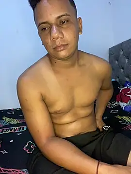 ReinaldoZapata online show from 04-18-26, 03:10