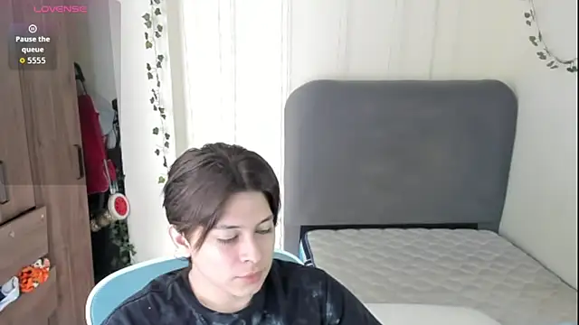 Snapshot of Felixzyn chatting on 04-30-26, 06:58 Felixzyn online show from 04-30-26, 06:58