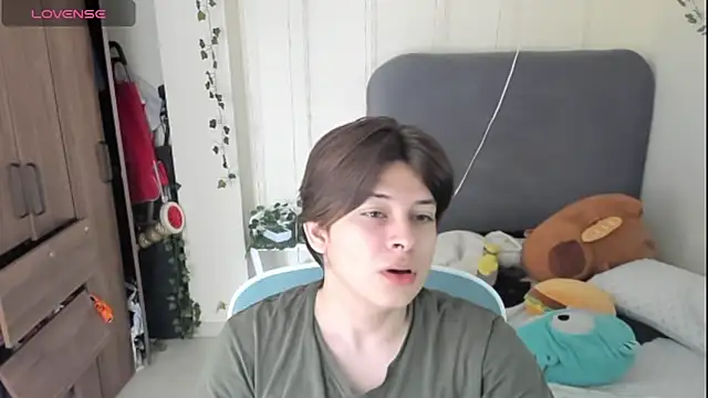 Snapshot of Felixzyn chatting on 05-20-26, 07:20 Felixzyn online show from 05-20-26, 07:20