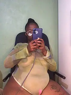 TheEmpressLushXO online show from 04-18-26, 07:07