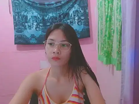 Snapshot of Sweetsexylady19 chatting on 06-05-26, 04:08 Sweetsexylady19 online show from 06-05-26, 04:08