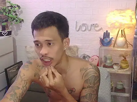 marlonmoreno01 online show from 04-21-26, 02:23