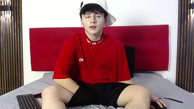LunayDream online show from 04-23-26, 07:27