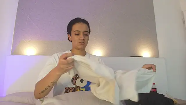 Snapshot of Jhon_and_Karol chatting on 07-08-26, 04:17 Jhon and Karol online show from 07-08-26, 04:17