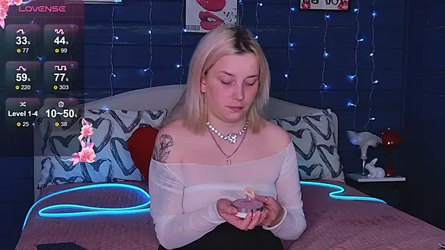 Snapshot of Crystal__Jull chatting on 05-14-26, 10:16 Crystal Jull online show from 05-14-26, 10:16