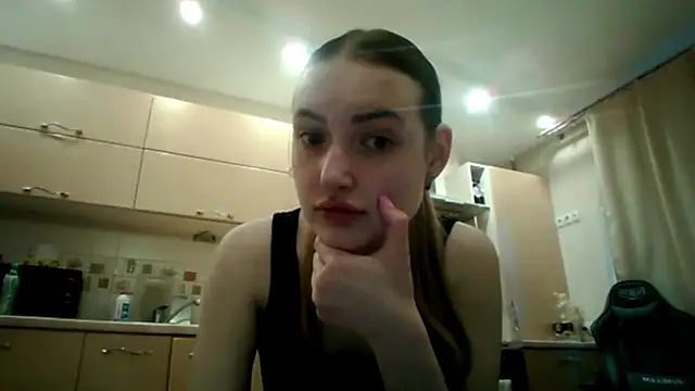 Snapshot of Lisanta chatting on 05-13-26, 04:48 Lisanta online show from 05-13-26, 04:48