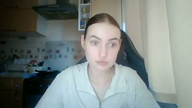 Snapshot of Lisanta chatting on 06-16-26, 03:47 Lisanta online show from 06-16-26, 03:47