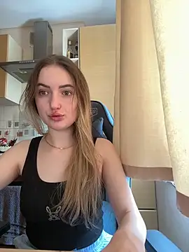 Snapshot of Lisanta chatting on 06-18-26, 11:14 Lisanta online show from 06-18-26, 11:14