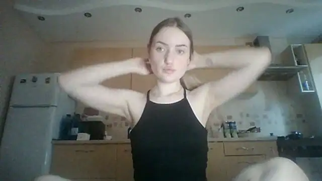 Snapshot of Lisanta chatting on 07-15-26, 02:22 Lisanta online show from 07-15-26, 02:22
