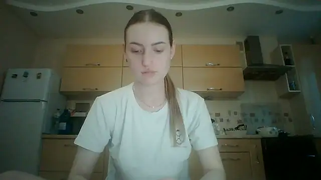 Snapshot of Lisanta chatting on 07-19-26, 04:44 Lisanta online show from 07-19-26, 04:44