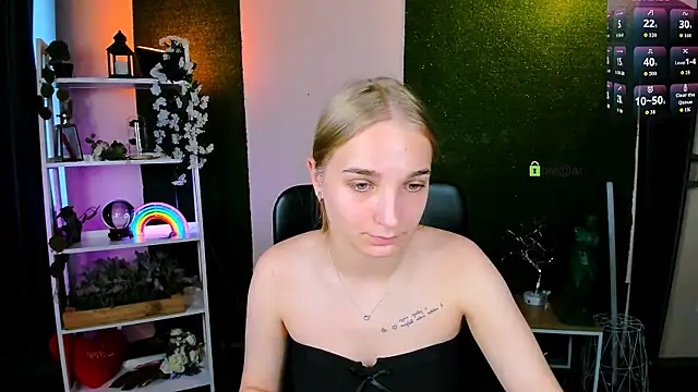 Snapshot of ollivia_dream chatting on 06-19-26, 06:29 ollivia dream online show from 06-19-26, 06:29