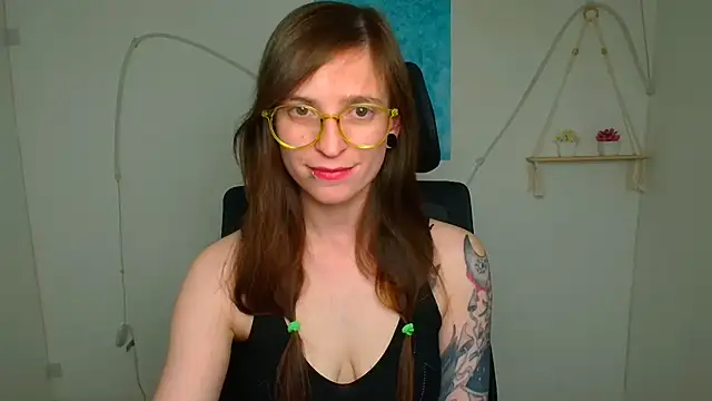 Snapshot of Luna_Tantra chatting on 06-16-26, 12:19 Luna Tantra online show from 06-16-26, 12:19