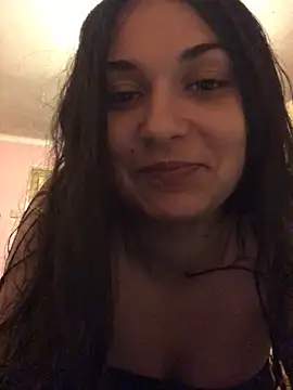 Snapshot of amira1348 chatting on 06-18-26, 08:35 amira1348 online show from 06-18-26, 08:35