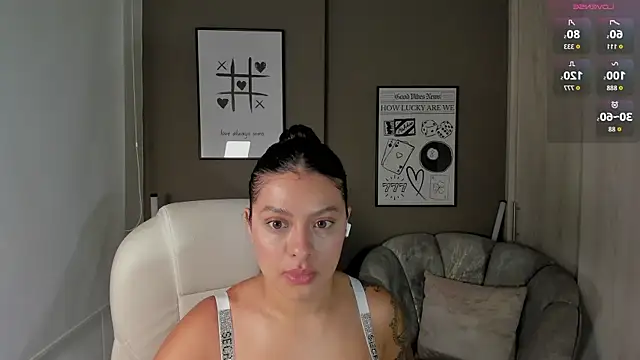 Snapshot of GeorginaMontclair chatting on 05-21-26, 10:11 GeorginaMontclair online show from 05-21-26, 10:11