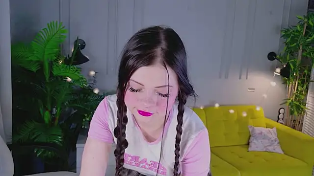 Snapshot of StormiSky chatting on 06-03-26, 06:05 StormiSky online show from 06-03-26, 06:05