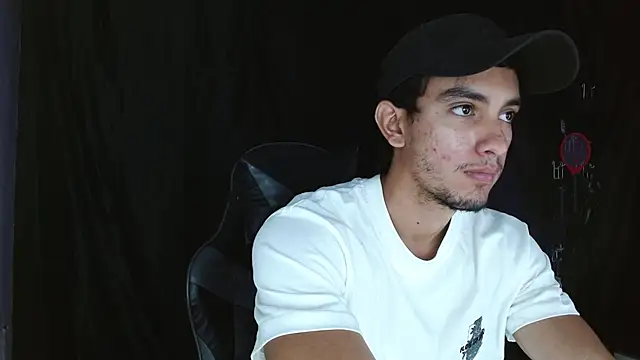 Snapshot of dante_18cm_ chatting on 05-09-26, 12:38 dante 18cm online show from 05-09-26, 12:38