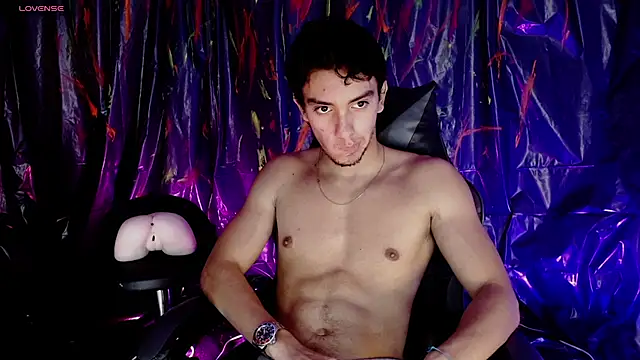 Snapshot of dante_18cm_ chatting on 05-24-26, 12:37 dante 18cm online show from 05-24-26, 12:37