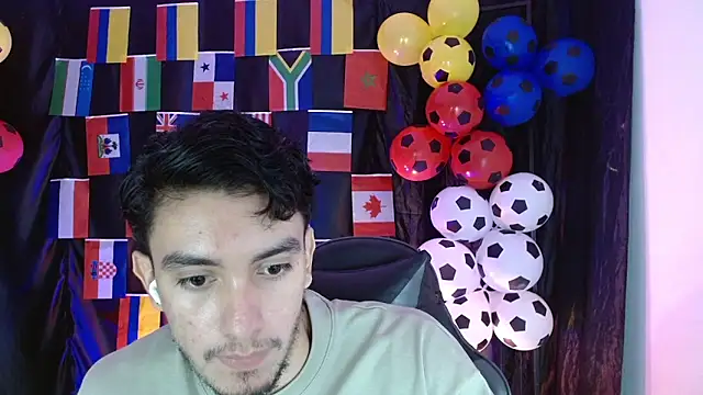 Snapshot of dante_18cm_ chatting on 06-21-26, 12:35 dante 18cm online show from 06-21-26, 12:35