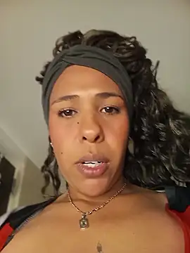 Snapshot of Ivon_C chatting on 06-14-26, 02:24 Ivon C online show from 06-14-26, 02:24