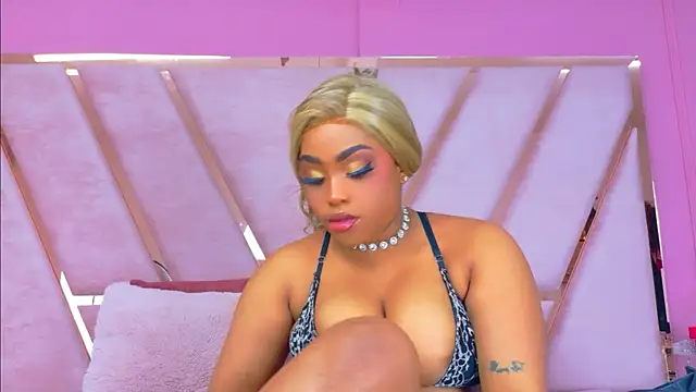TiannahGlow online show from 05-16-26, 12:26