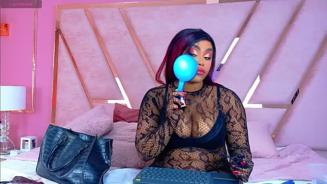 TiannahGlow online show from 05-26-26, 12:34