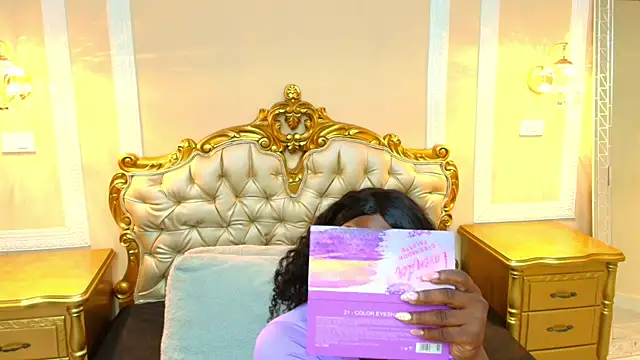Snapshot of PaulineKosh chatting on 06-16-26, 07:27 PaulineKosh online show from 06-16-26, 07:27