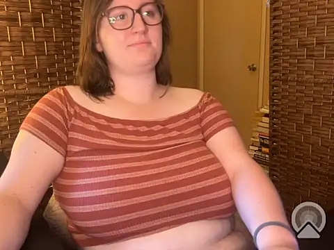 lucy-comes-true online show from 05-14-26, 02:24