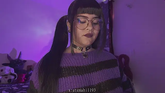 Snapshot of atena_hill_ chatting on 05-09-26, 06:57 atena hill online show from 05-09-26, 06:57
