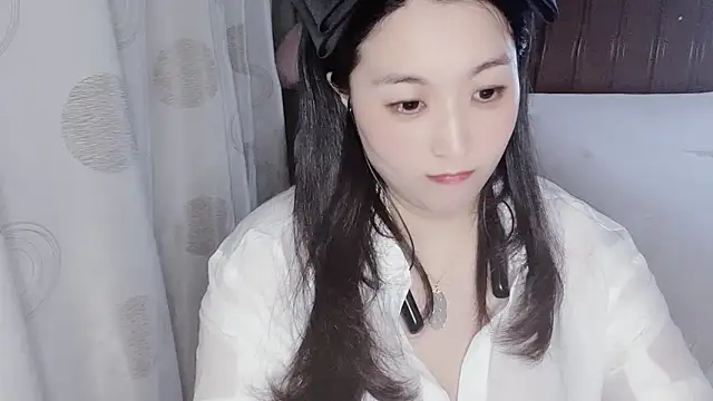 Snapshot of D-Misslu chatting on 06-06-26, 03:39 D-Misslu online show from 06-06-26, 03:39