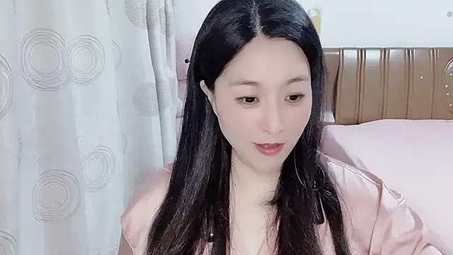 Snapshot of D-Misslu chatting on 06-15-26, 12:07 D-Misslu online show from 06-15-26, 12:07