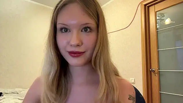 Snapshot of HoneyBlink chatting on 05-06-26, 02:11 HoneyBlink online show from 05-06-26, 02:11