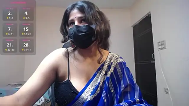 Snapshot of -Queenie chatting on 05-16-26, 07:23 -Queenie online show from 05-16-26, 07:23