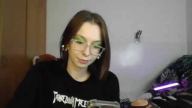 Snapshot of JuicyErika chatting on 05-05-26, 08:39 JuicyErika online show from 05-05-26, 08:39