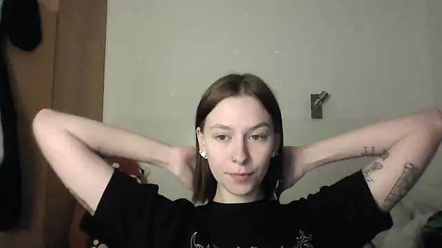 Snapshot of JuicyErika chatting on 05-11-26, 09:23 JuicyErika online show from 05-11-26, 09:23
