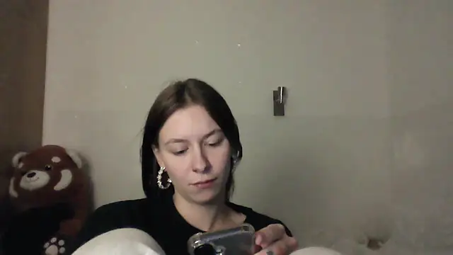 Snapshot of JuicyErika chatting on 05-17-26, 09:44 JuicyErika online show from 05-17-26, 09:44