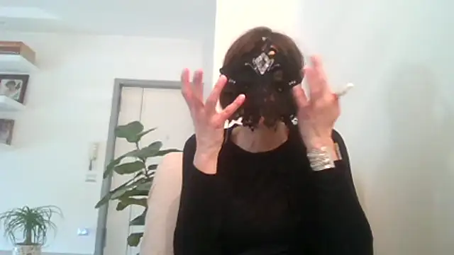 Snapshot of HelenTiAscolta chatting on 05-08-26, 01:05 HelenTiAscolta online show from 05-08-26, 01:05