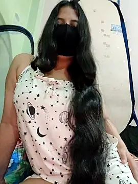 Snapshot of Priya_9945 chatting on 05-06-26, 05:57 Priya 9945 online show from 05-06-26, 05:57