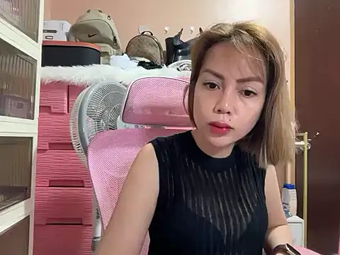 Snapshot of sweet_glam chatting on 07-17-26, 07:59 sweet glam online show from 07-17-26, 07:59
