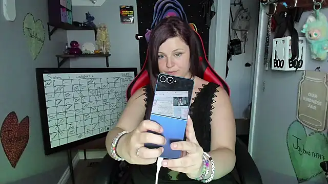 Snapshot of DelilaFields2 chatting on 07-14-26, 03:00 DelilaFields2 online show from 07-14-26, 03:00