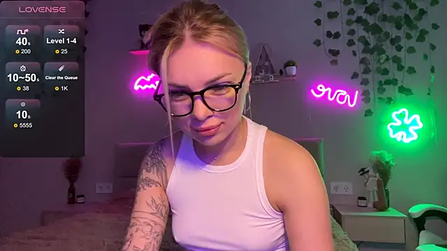 Snapshot of CandyRass chatting on 05-26-26, 07:26 CandyRass online show from 05-26-26, 07:26