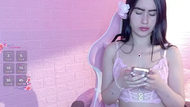 Snapshot of Lexy_Dumoun_ chatting on 06-06-26, 02:49 Lexy Dumoun online show from 06-06-26, 02:49
