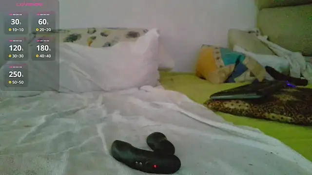 Snapshot of canarito18 chatting on 07-09-26, 03:05 canarito18 online show from 07-09-26, 03:05